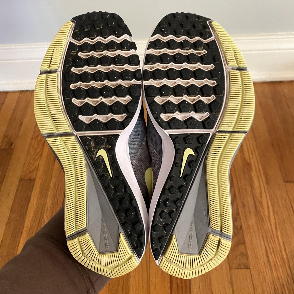 Nike Air Zoom Winflo 4 Shoes Womens Size 7.5 Volt Running Cushlon ST 898485-005 - Picture 13 of 13